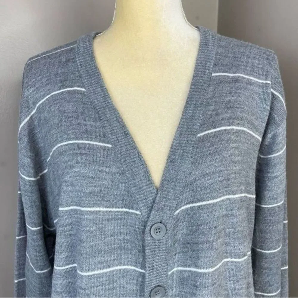 Women’s Sweater Cardigan 2XL Gray Stripe long sleeve V Neck